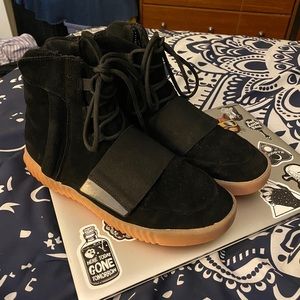 Adidas yeezy 750 og with glow soles (black)